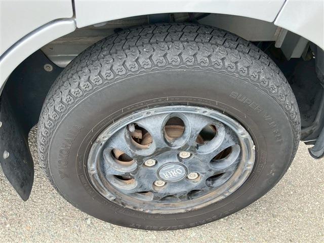 サンバーバン 　社外ナビＴＶ　バックカメラ　ＥＴＣ　ドライブレコーダー　社外ホイール　ルーフキャリア（16枚目）