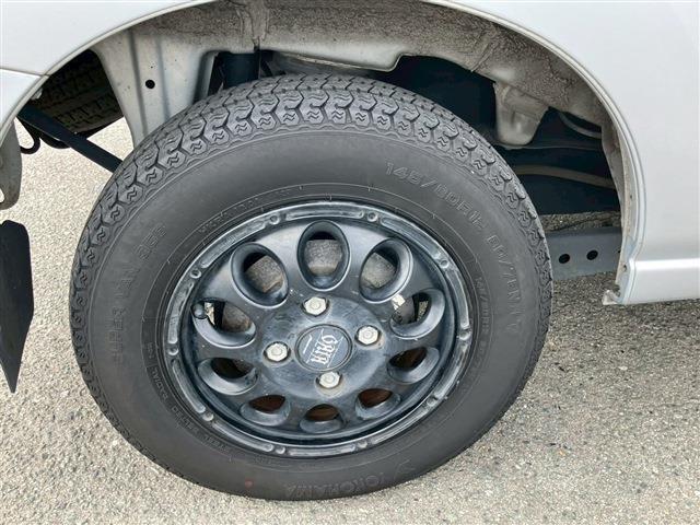 サンバーバン 　社外ナビＴＶ　バックカメラ　ＥＴＣ　ドライブレコーダー　社外ホイール　ルーフキャリア（17枚目）