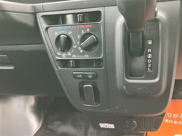 サンバーバン 　社外ナビＴＶ　バックカメラ　ＥＴＣ　ドライブレコーダー　社外ホイール　ルーフキャリア（31枚目）