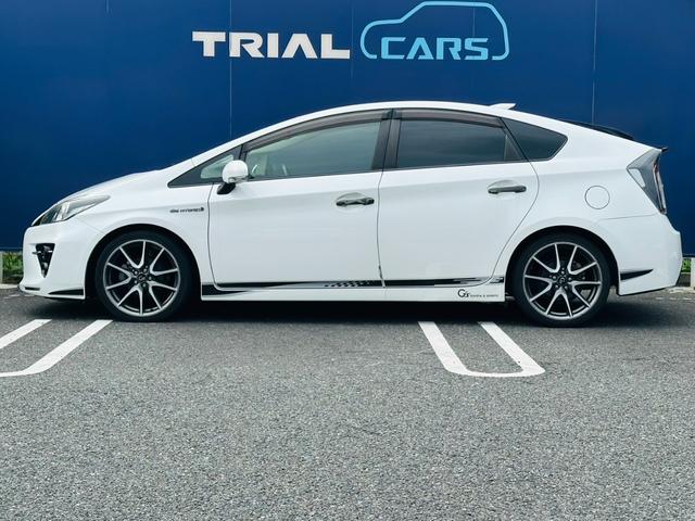 プリウス Ｓツーリングセレクション・Ｇ’ｓ　バックカメラ　アルミホイール　オートライト　ＨＩＤ　ＣＶＴ　スマートキー　電動格納ミラー　盗難防止システム　パワーシート　衝突安全ボディ　ＡＢＳ　エアコン　パワーステアリング　パワーウィンドウ（8枚目）
