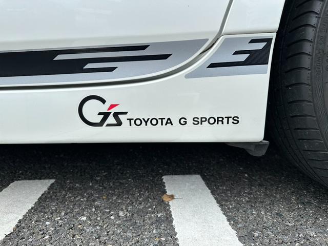 プリウス Ｓツーリングセレクション・Ｇ’ｓ　バックカメラ　アルミホイール　オートライト　ＨＩＤ　ＣＶＴ　スマートキー　電動格納ミラー　盗難防止システム　パワーシート　衝突安全ボディ　ＡＢＳ　エアコン　パワーステアリング　パワーウィンドウ（33枚目）