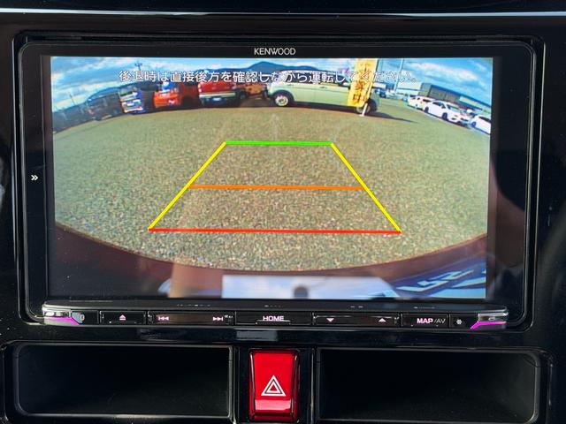 バックカメラ装備。駐車が苦手な方には欠かせません。