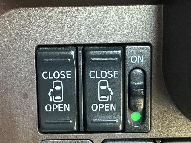 両側電動スライドドア！！荷物で手が塞がるなど簡単にドアの開閉が出来ます！何より力いらずで開閉ＯＫ！女性やお年寄りにも優しい。電動機能はＯＦＦにもできますから元気なお子様の駆け出しも安心！