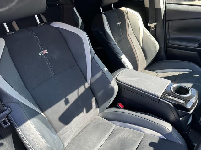 使用感なく綺麗なシートです★スポーティーでかっこいいです★