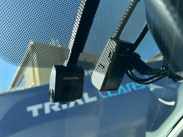 【ドライブレコーダー】走行中はもちろん、あおり運転や事故に遭遇した際、万一のリスクに備えます。！