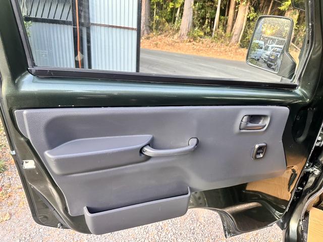 キャリイトラック KX LEDヘッドランプ装着車 車検2年付 デュアルブレーキサポート レーンアシスト アイドリングストップ オートマチックハイビーム キーレスエントリー CDデッキ オートマ車 パワーウィンド付(12枚目)