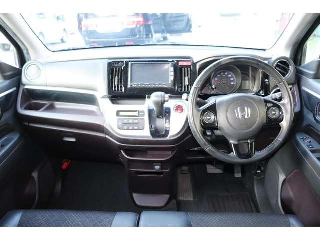 Ｎ－ＷＧＮカスタム Ｇ・Ａパッケージ　純正ナビ地デジＴＶ　バックカメラ　ＥＴＣ　スマートキー　プッシュスターター　ベンチシート　ＨＩＤヘッドライト　純正アルミホイール　衝突軽減ブレーキ　アイドリングストップ　横滑り防止装置（10枚目）