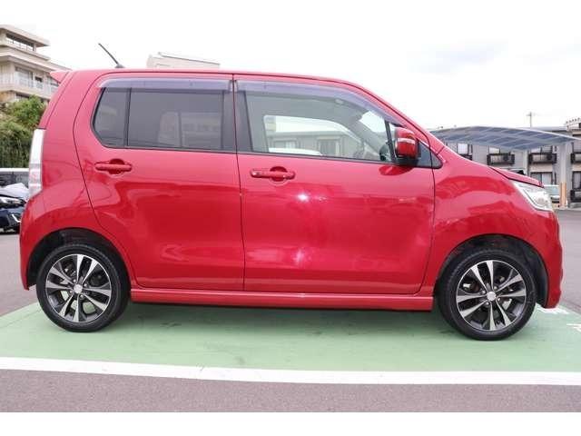 ワゴンＲスティングレー Ｔ　ターボ車　走行６００００ｋｍ　ナビ地デジＴＶ　パドルシフト付ＣＶＴ　スマートキー　プッシュスターター　ＨＩＤヘッドライト　純正エアロ　純正アルミホイール　アイドリングストップ（4枚目）