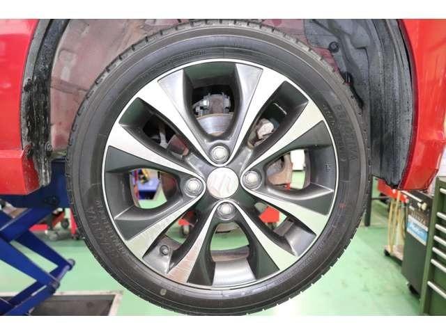 ワゴンＲスティングレー Ｔ　ターボ車　走行６００００ｋｍ　ナビ地デジＴＶ　パドルシフト付ＣＶＴ　スマートキー　プッシュスターター　ＨＩＤヘッドライト　純正エアロ　純正アルミホイール　アイドリングストップ（9枚目）