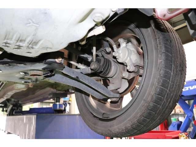 ワゴンＲスティングレー Ｔ　ターボ車　走行６００００ｋｍ　ナビ地デジＴＶ　パドルシフト付ＣＶＴ　スマートキー　プッシュスターター　ＨＩＤヘッドライト　純正エアロ　純正アルミホイール　アイドリングストップ（30枚目）