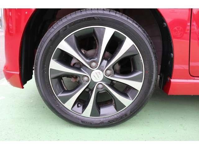 ワゴンＲ ２０周年記念車　走行１５０００ｋｍ　ＨＩＤヘッドライト　純正アルミ　衝突軽減ブレーキ　アイドリングストップ　横滑り防止装置　ナビ地デジＴＶ　バックカメラ　シートヒーター　オートＡＣ　ベンチシート　電動格納ドアミラー（9枚目）