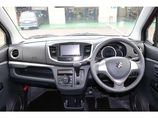 ワゴンＲ ２０周年記念車　走行１５０００ｋｍ　ＨＩＤヘッドライト　純正アルミ　衝突軽減ブレーキ　アイドリングストップ　横滑り防止装置　ナビ地デジＴＶ　バックカメラ　シートヒーター　オートＡＣ　ベンチシート　電動格納ドアミラー（10枚目）