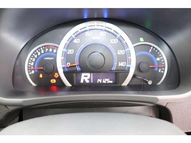 ワゴンＲ ２０周年記念車　走行１５０００ｋｍ　ＨＩＤヘッドライト　純正アルミ　衝突軽減ブレーキ　アイドリングストップ　横滑り防止装置　ナビ地デジＴＶ　バックカメラ　シートヒーター　オートＡＣ　ベンチシート　電動格納ドアミラー（12枚目）