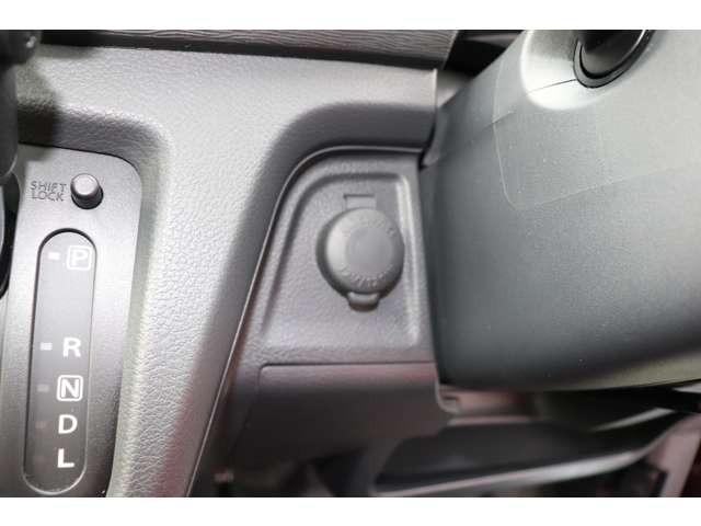 ワゴンＲ ２０周年記念車　走行１５０００ｋｍ　ＨＩＤヘッドライト　純正アルミ　衝突軽減ブレーキ　アイドリングストップ　横滑り防止装置　ナビ地デジＴＶ　バックカメラ　シートヒーター　オートＡＣ　ベンチシート　電動格納ドアミラー（15枚目）