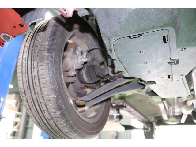 ワゴンＲ ２０周年記念車　走行１５０００ｋｍ　ＨＩＤヘッドライト　純正アルミ　衝突軽減ブレーキ　アイドリングストップ　横滑り防止装置　ナビ地デジＴＶ　バックカメラ　シートヒーター　オートＡＣ　ベンチシート　電動格納ドアミラー（30枚目）