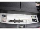 ２０周年記念車　走行１５０００ｋｍ　ＨＩＤヘッドライト　純正アルミ　衝突軽減ブレーキ　アイドリングストップ　横滑り防止装置　ナビ地デジＴＶ　バックカメラ　シートヒーター　オートＡＣ　ベンチシート　電動格納ドアミラー（28枚目）