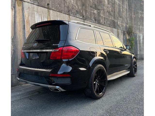 ＧＬクラス ＧＬ５５０　４マチック　ＡＭＧエクスクルーシブパッケージ　デジーノインテリア　オーディオビジュアルパッケージ　リアエンターテインメント　ハーマンカードンサウンドシステム　パノラミックスライディングルーフ　ディストロニックプラス（3枚目）