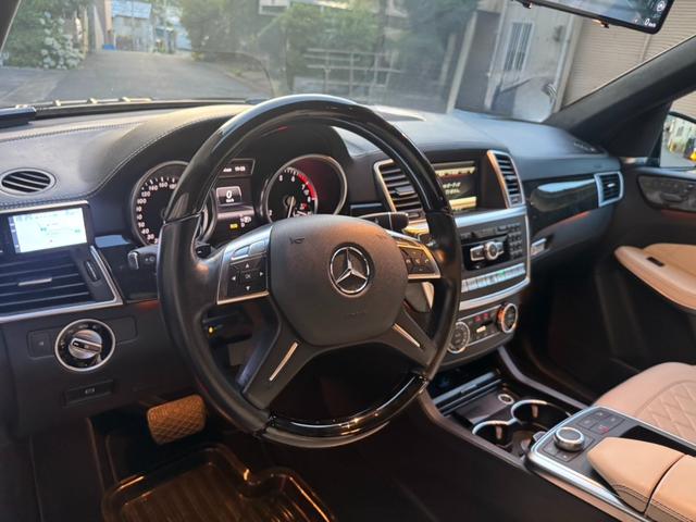ＧＬクラス ＧＬ５５０　４マチック　ＡＭＧエクスクルーシブパッケージ　デジーノインテリア　オーディオビジュアルパッケージ　リアエンターテインメント　ハーマンカードンサウンドシステム　パノラミックスライディングルーフ　ディストロニックプラス（8枚目）