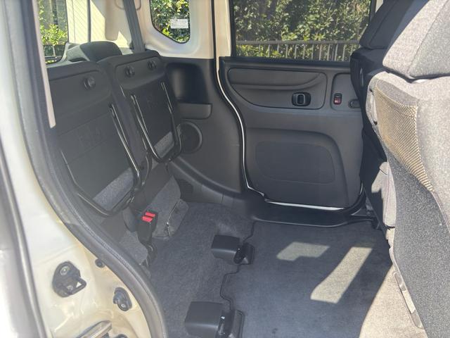 Ｎ－ＢＯＸカスタム Ｇ・Ｌパッケージ　後期型　両側パワースライド　純正ナビ　フルセグ　バックカメラ　ＥＴＣ　ＨＩＤヘッド　スマートキー　オートエアコン　Ｂｌｕｅｔｏｏｔｈオーディオ　２０２４年製ヨコハマタイヤ　オートリトラミラー（16枚目）