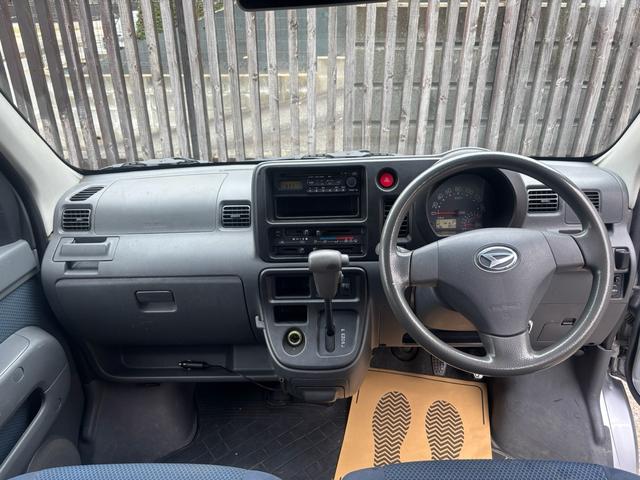 お車の状態や、装備の詳細はご連絡ください。担当者がご案内させていただきます。車両は自社で試運転、点検、内外装のクリーニングを実施して掲載をさせて頂いています。