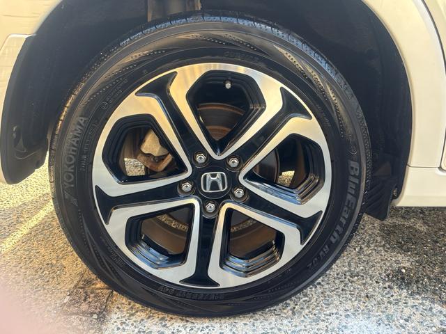 ヴェゼル ハイブリッドZ 禁煙 純正ナビ フルセグ バックカメラ ETC 衝突軽減 ハーフレザー シートヒーター LEDヘッド 純正17インチAW クルコン スマートキー 車検令和9年9月23日 Bluetoothオーディオ(38枚目)