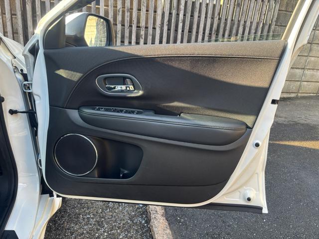 ヴェゼル ハイブリッドZ 禁煙 純正ナビ フルセグ バックカメラ ETC 衝突軽減 ハーフレザー シートヒーター LEDヘッド 純正17インチAW クルコン スマートキー 車検令和9年9月23日 Bluetoothオーディオ(68枚目)