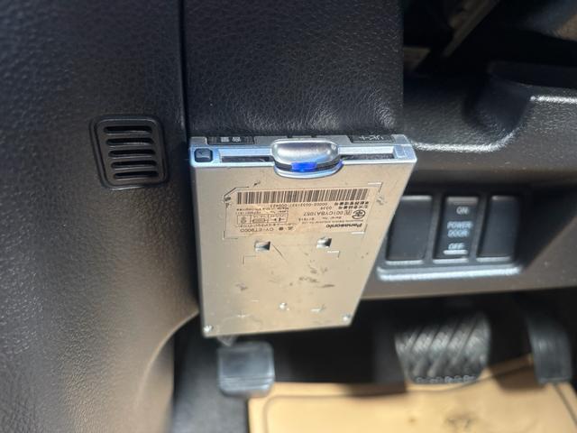 セレナ ハイウェイスター　Ｖエアロモード＋セーフティ　ＳＨＶ　純正８インチナビ　フルセグ　エアロ　両側パワースライド　バックカメラ　ＥＴＣ　衝突軽減　ＬＥＤヘッドライト　タイヤ２０２５年製　走行中ＴＶ　Ｂｌｕｅｔｏｏｔｈオーディオ　禁煙（8枚目）