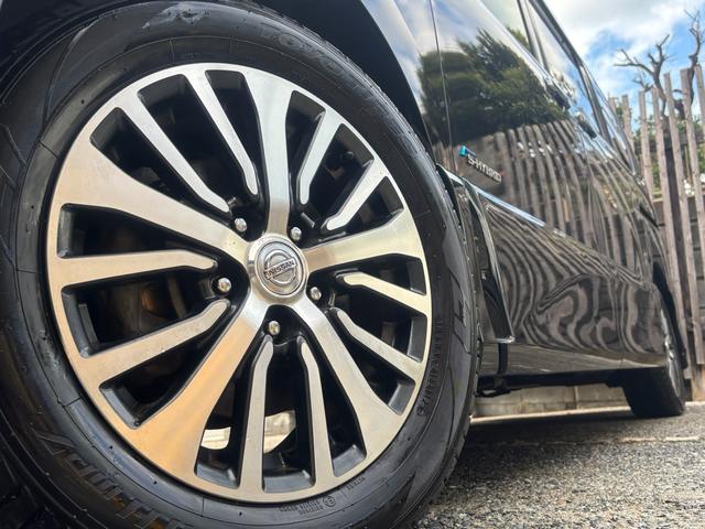 セレナ ハイウェイスター　Ｖエアロモード＋セーフティ　ＳＨＶ　純正８インチナビ　フルセグ　エアロ　両側パワースライド　バックカメラ　ＥＴＣ　衝突軽減　ＬＥＤヘッドライト　タイヤ２０２５年製　走行中ＴＶ　Ｂｌｕｅｔｏｏｔｈオーディオ　禁煙（14枚目）