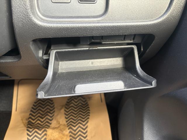 セレナ ハイウェイスター　Ｖエアロモード＋セーフティ　ＳＨＶ　純正８インチナビ　フルセグ　エアロ　両側パワースライド　バックカメラ　ＥＴＣ　衝突軽減　ＬＥＤヘッドライト　タイヤ２０２５年製　走行中ＴＶ　Ｂｌｕｅｔｏｏｔｈオーディオ　禁煙（60枚目）