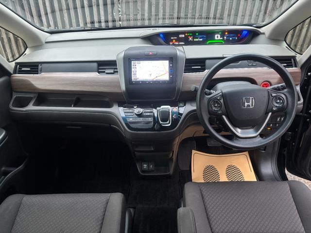 フリードハイブリッド 後期型 純正ナビ フルセグ バックカメラ 両側電動スライド ETC LEDヘッド 6人乗 衝突軽減ブレーキ レーダークルーズ 車検整備済 R9年11月 ブリヂストン2024年製タイヤ装着 禁煙(2枚目)