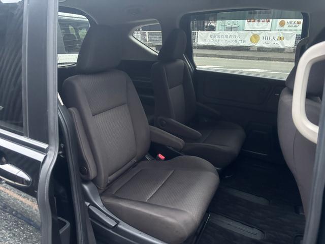 フリードハイブリッド 後期型 純正ナビ フルセグ バックカメラ 両側電動スライド ETC LEDヘッド 6人乗 衝突軽減ブレーキ レーダークルーズ 車検整備済 R9年11月 ブリヂストン2024年製タイヤ装着 禁煙(12枚目)