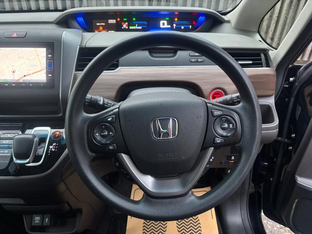 フリードハイブリッド 後期型 純正ナビ フルセグ バックカメラ 両側電動スライド ETC LEDヘッド 6人乗 衝突軽減ブレーキ レーダークルーズ 車検整備済 R9年11月 ブリヂストン2024年製タイヤ装着 禁煙(48枚目)