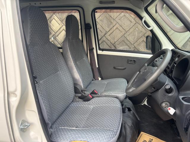 ハイゼットカーゴ スペシャル　ハイルーフ　走行１７８００ＫＭ　車検整備済　令和９年１１月　３年保証付帯対応車両（4枚目）