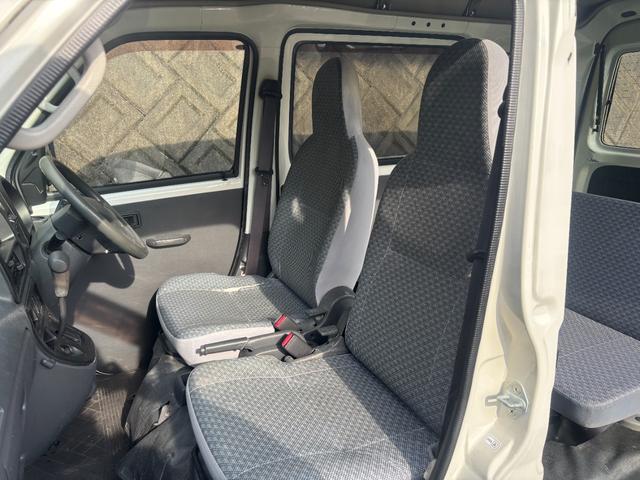 ハイゼットカーゴ スペシャル　ハイルーフ　走行１７８００ＫＭ　車検整備済　令和９年１１月　３年保証付帯対応車両（5枚目）