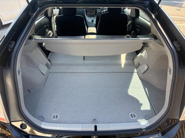 プリウス 　モデリスタエアロ　アルパイン８インチナビ　フルセグ　ＥＴＣ　車検Ｒ９年８月　ＬＥＤヘッド　純正１７インチＡＷ　革巻きステアリング　黒内装　ローダウン　Ｂｌｕｅｔｏｏｔｈオーディオ　スマートキー（16枚目）