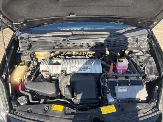 プリウス 　モデリスタエアロ　アルパイン８インチナビ　フルセグ　ＥＴＣ　車検Ｒ９年８月　ＬＥＤヘッド　純正１７インチＡＷ　革巻きステアリング　黒内装　ローダウン　Ｂｌｕｅｔｏｏｔｈオーディオ　スマートキー（22枚目）