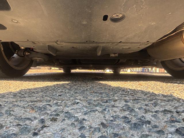 プリウス 　モデリスタエアロ　アルパイン８インチナビ　フルセグ　ＥＴＣ　車検Ｒ９年８月　ＬＥＤヘッド　純正１７インチＡＷ　革巻きステアリング　黒内装　ローダウン　Ｂｌｕｅｔｏｏｔｈオーディオ　スマートキー（23枚目）