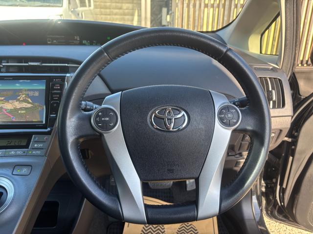 プリウス 　モデリスタエアロ　アルパイン８インチナビ　フルセグ　ＥＴＣ　車検Ｒ９年８月　ＬＥＤヘッド　純正１７インチＡＷ　革巻きステアリング　黒内装　ローダウン　Ｂｌｕｅｔｏｏｔｈオーディオ　スマートキー（44枚目）