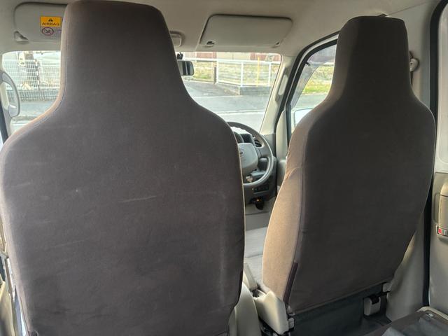 ＮＶ１００クリッパーバン ＤＸ　エマージェンシーブレーキパッケージ　法人様ワンオーナー　ＥＴＣ　キーレス　衝突軽減ブレーキ　ハイルーフ　プライバシーガラス　車検Ｒ９年７月２３日　ブリヂストン２０２５年製タイヤ　整備記録簿　５ＡＧＳ　エブリイＯＥＭ車両（46枚目）