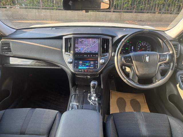 クラウンハイブリッド アスリートＳ　ＯＰ１８インチアルミ　全周囲カメラ　アドバンストパッケージ　メーカーナビ　フルセグ　衝突軽減　レーダークルーズ　インテリジェントクリアランスソナー　ＨＩＤ　シートヒーター　ＥＴＣ　禁煙　ブルートゥース（2枚目）