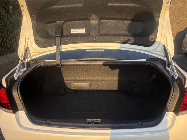 クラウンハイブリッド アスリートＳ　ＯＰ１８インチアルミ　全周囲カメラ　アドバンストパッケージ　メーカーナビ　フルセグ　衝突軽減　レーダークルーズ　インテリジェントクリアランスソナー　ＨＩＤ　シートヒーター　ＥＴＣ　禁煙　ブルートゥース（16枚目）