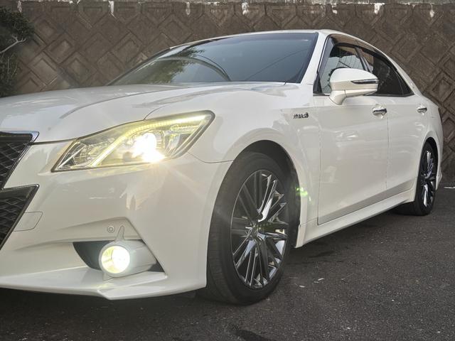 クラウンハイブリッド アスリートＳ　ＯＰ１８インチアルミ　全周囲カメラ　アドバンストパッケージ　メーカーナビ　フルセグ　衝突軽減　レーダークルーズ　インテリジェントクリアランスソナー　ＨＩＤ　シートヒーター　ＥＴＣ　禁煙　ブルートゥース（34枚目）