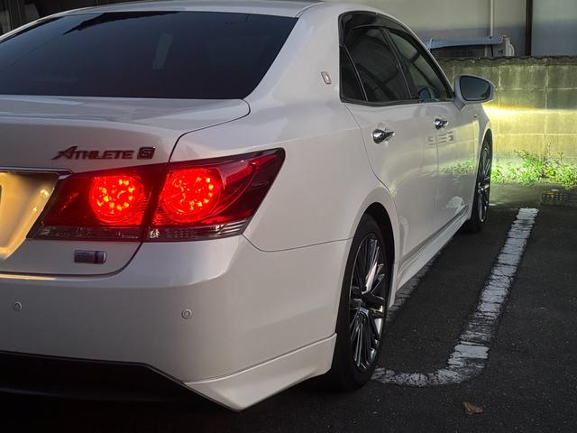 クラウンハイブリッド アスリートＳ　ＯＰ１８インチアルミ　全周囲カメラ　アドバンストパッケージ　メーカーナビ　フルセグ　衝突軽減　レーダークルーズ　インテリジェントクリアランスソナー　ＨＩＤ　シートヒーター　ＥＴＣ　禁煙　ブルートゥース（35枚目）