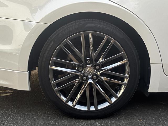 クラウンハイブリッド アスリートＳ　ＯＰ１８インチアルミ　全周囲カメラ　アドバンストパッケージ　メーカーナビ　フルセグ　衝突軽減　レーダークルーズ　インテリジェントクリアランスソナー　ＨＩＤ　シートヒーター　ＥＴＣ　禁煙　ブルートゥース（36枚目）