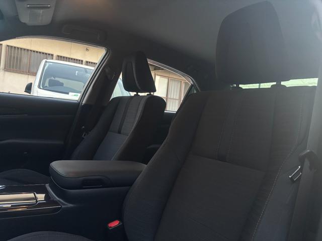 クラウンハイブリッド アスリートＳ　ＯＰ１８インチアルミ　全周囲カメラ　アドバンストパッケージ　メーカーナビ　フルセグ　衝突軽減　レーダークルーズ　インテリジェントクリアランスソナー　ＨＩＤ　シートヒーター　ＥＴＣ　禁煙　ブルートゥース（45枚目）