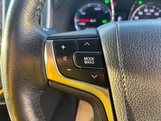 クラウンハイブリッド アスリートＳ　ＯＰ１８インチアルミ　全周囲カメラ　アドバンストパッケージ　メーカーナビ　フルセグ　衝突軽減　レーダークルーズ　インテリジェントクリアランスソナー　ＨＩＤ　シートヒーター　ＥＴＣ　禁煙　ブルートゥース（48枚目）