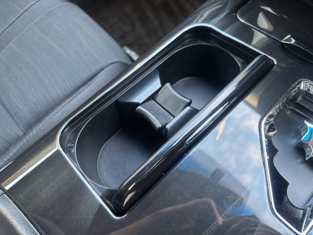 クラウンハイブリッド アスリートＳ　ＯＰ１８インチアルミ　全周囲カメラ　アドバンストパッケージ　メーカーナビ　フルセグ　衝突軽減　レーダークルーズ　インテリジェントクリアランスソナー　ＨＩＤ　シートヒーター　ＥＴＣ　禁煙　ブルートゥース（61枚目）