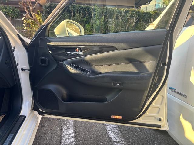 クラウンハイブリッド アスリートＳ　ＯＰ１８インチアルミ　全周囲カメラ　アドバンストパッケージ　メーカーナビ　フルセグ　衝突軽減　レーダークルーズ　インテリジェントクリアランスソナー　ＨＩＤ　シートヒーター　ＥＴＣ　禁煙　ブルートゥース（69枚目）