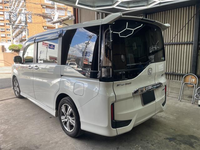 ステップワゴンスパーダ スパーダハイブリッド　Ｇ・ＥＸ　ホンダセンシング　２．０　スパーダ　ハイブリッド　Ｇ　ＥＸ　ホンダセンシング　純ナビ　両パワスラ　後席モニター　ＥＴＣ（9枚目）