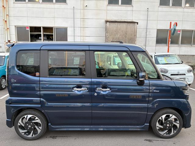 スペーシアカスタム カスタム　ＨＹＢＲＩＤ　ＸＳ　ナビ　全方位カメラ　両側ＰＳＤ　バックカメラ　オートライト　Ｂｌｕｅｔｏｏｔｈ　スライドドア　純正ナビ　プッシュスタート　シートヒーター　オートエアコン　スズキセーフティーサポート　アイドリングストップ　横滑り防止機能（4枚目）